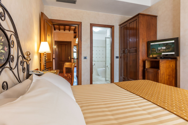 Bedroom 2, Hotel La Pergola, Rieti