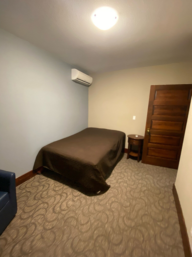 Bedroom 2, Burge Hotel, Phillips