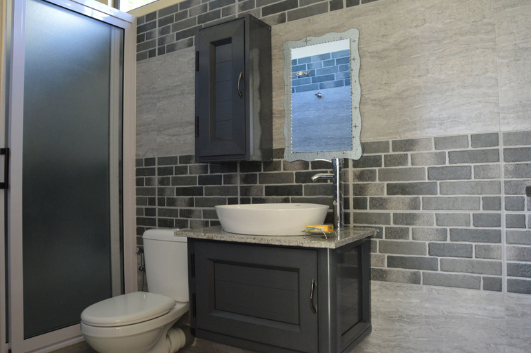 Bathroom 4, Riverside Holiday Home, Flacq