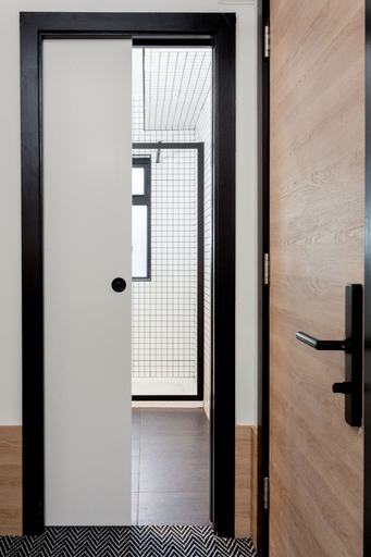 Others 5, The Snug Townhouse