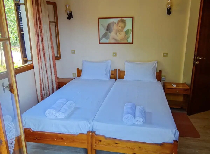 Bedroom 2, Eleni's Apartments & Studios, Ionian Islands