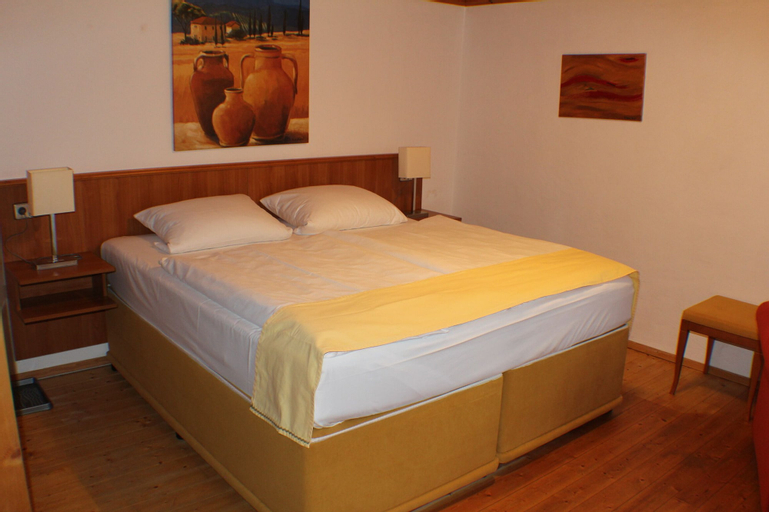 Bedroom 4, Hotel Das Landhaus, Waldshut