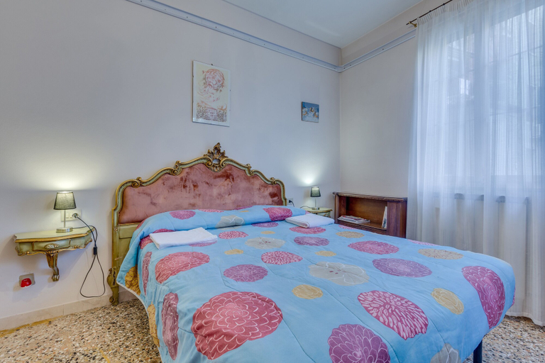 Room 2, Venezianamente - Dimora Furlani Canal view, Venezia