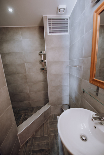 Bathroom 4, Golden View Beach Hotel, Attica