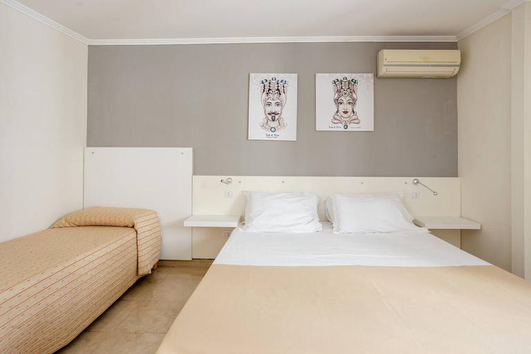 Bedroom 3, apart hotel Kalaskiso', Messina