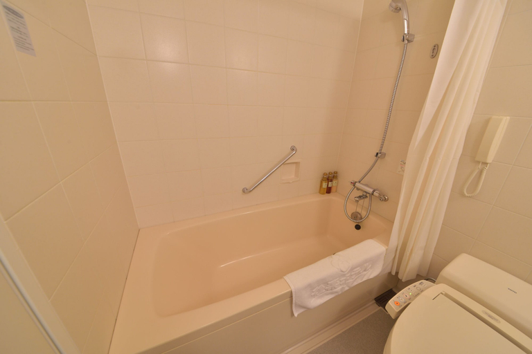 Bathroom 5, Okayama Koraku Hotel, Okayama
