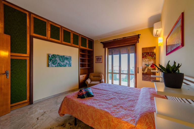 Room 4, La Terrazza Di Siracusa - Roomy And Bright Flat, Syracuse