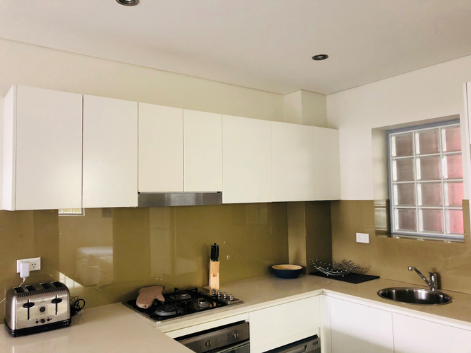 Others 4, Wyndel Apartments - Encore, Sydney