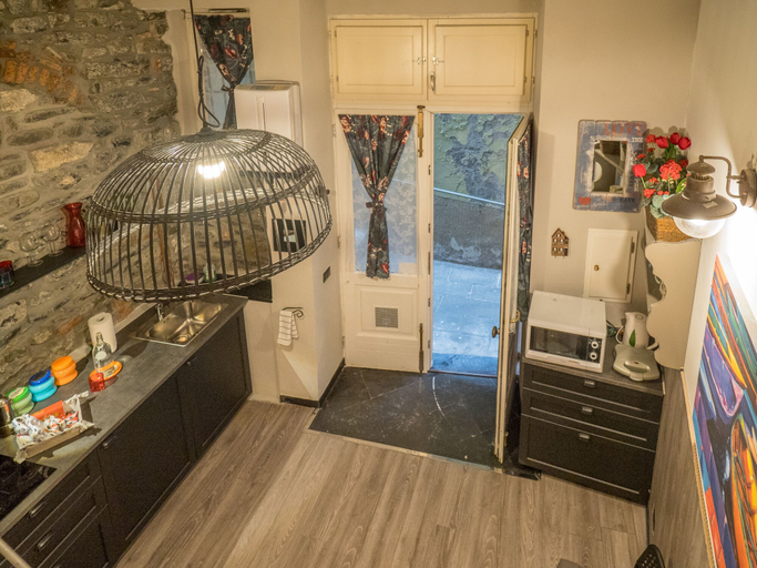 Bedroom 4, Petrella's Point Studio with AC, La Spezia