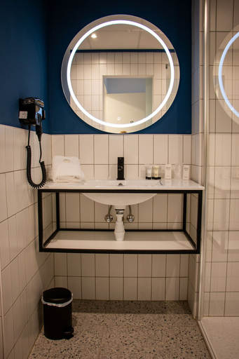 Bathroom 5, Prado Next Door, West-Vlaanderen