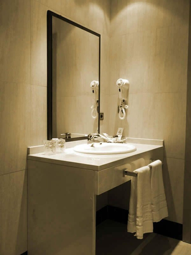 Bathroom 3, Hotel Isur Llerena, Badajoz
