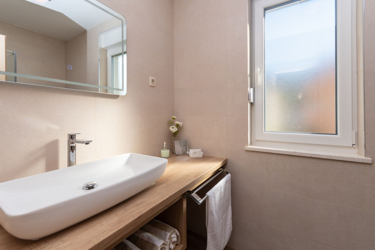 Bathroom 4, Apartment house Ivan John, Podstrana