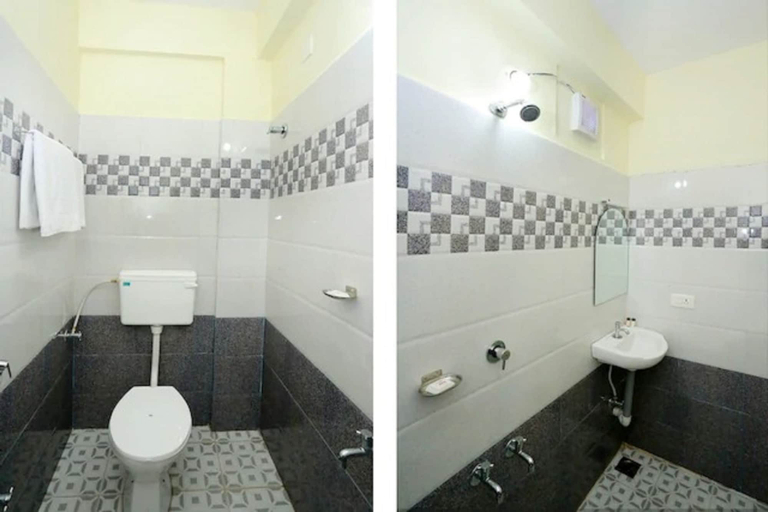 Bathroom 2, Noor Kitchenette Residency, Ernakulam