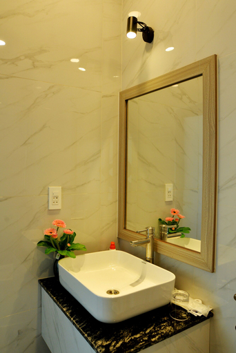 Bathroom 4, Buon Ma Thuot Hotel, Buon Ma Thuot