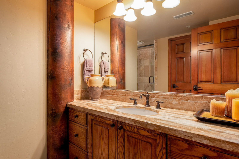 Bathroom 3, 3390 Sun Ridge Dr, Summit