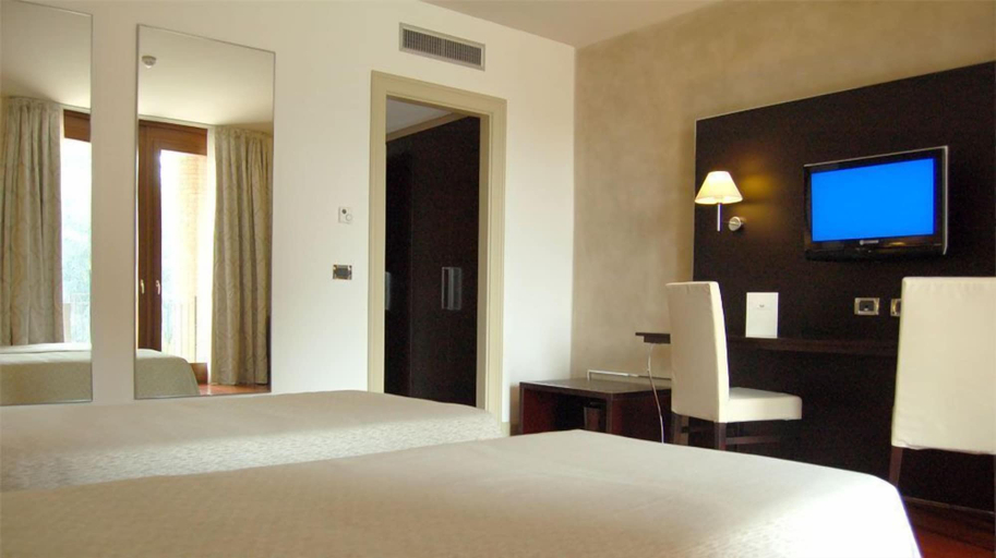 Bedroom 3, Cremona Palace Hotel, Cremona