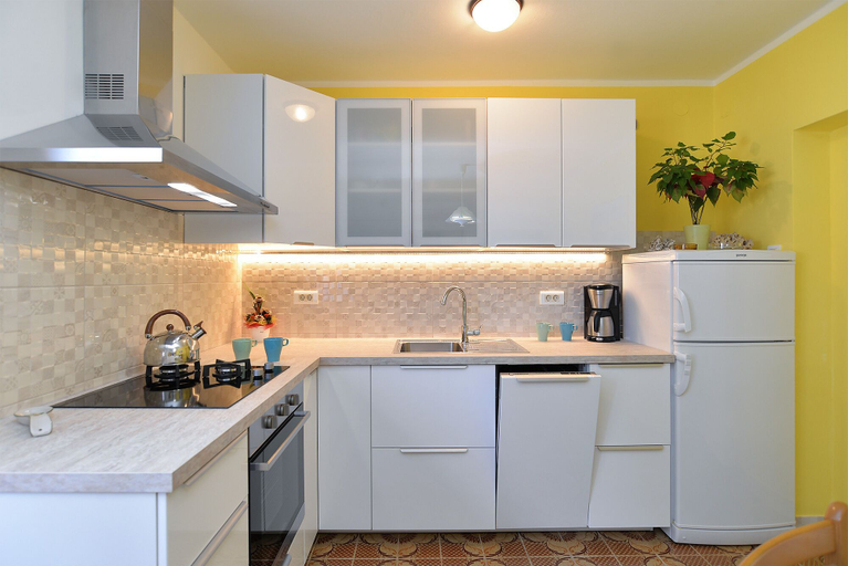 Others 4, Apartment 745, Pula