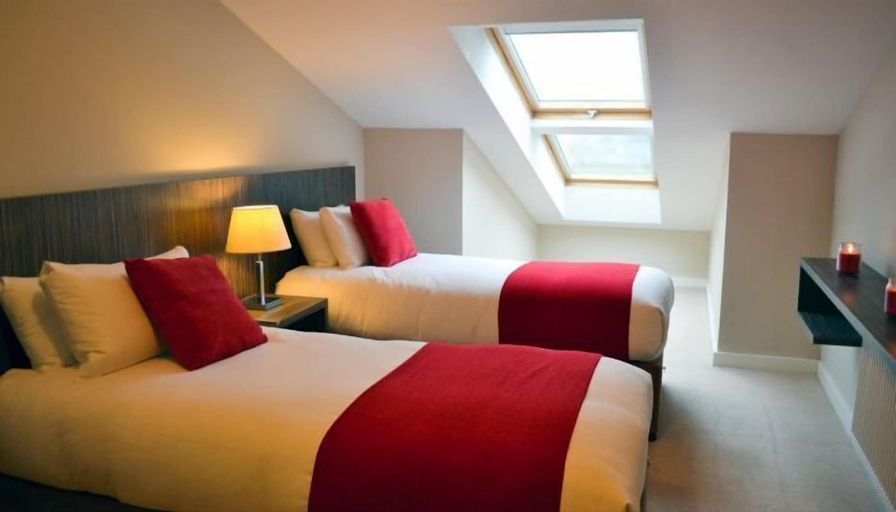 Bedroom 3, Carrick Plaza Suites & Apartments