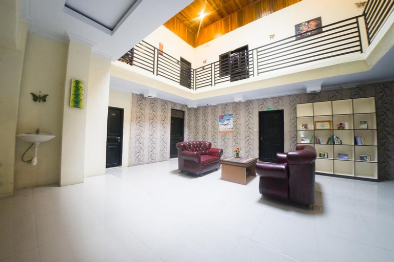 Public Area 3, RedDoorz Syariah near RSUD Ainun Habibie Gorontalo, Gorontalo
