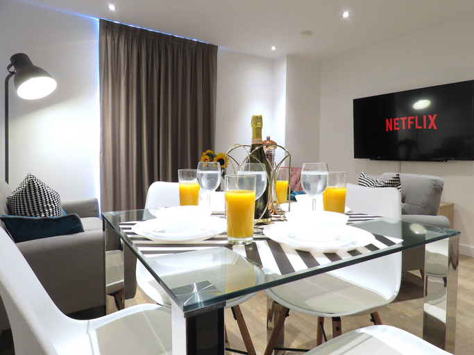 Food & Drinks 4, Tudors eSuite Grand Central Aparthotel, Birmingham