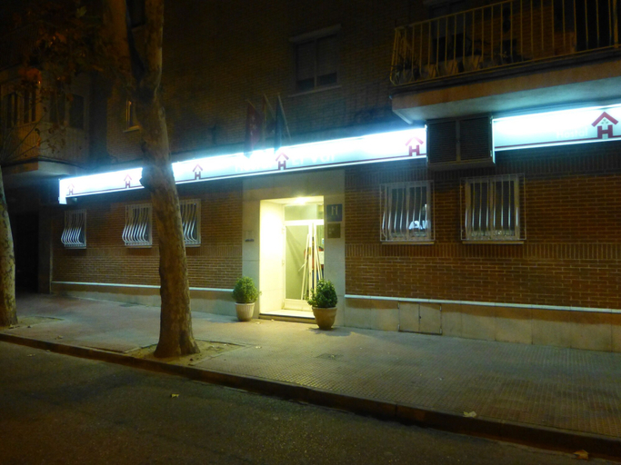 Exterior & Views 2, Hostal El Val, Madrid