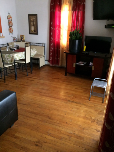 Others 5, Cozy and Quiet, New York