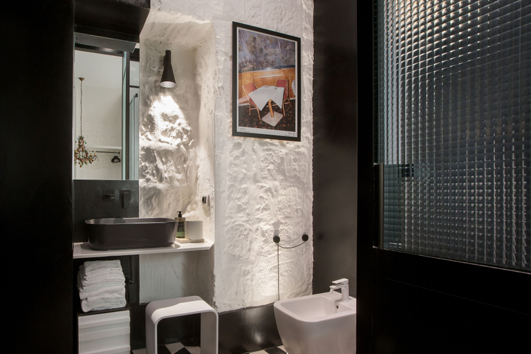 Bathroom, Coco Morghen Appartment, Napoli