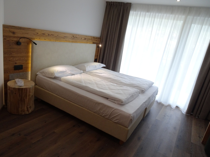 Bedroom 2, Active Alm Hotel, Trento