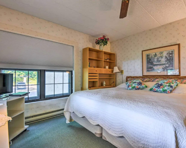 Bedroom 3, Cozy Pocono Mountain Escape, Carbon