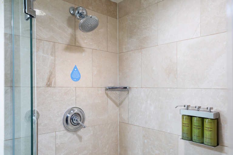 Bathroom 5, Hilton Houston-Americas, Houston