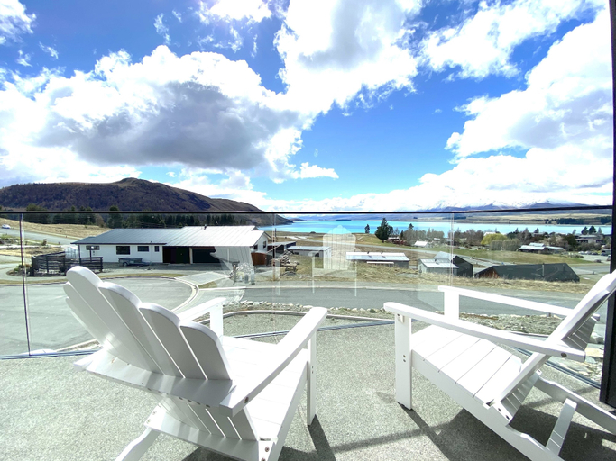 Others 4, Galaxy Lake View 2 Bedrooms, Mackenzie