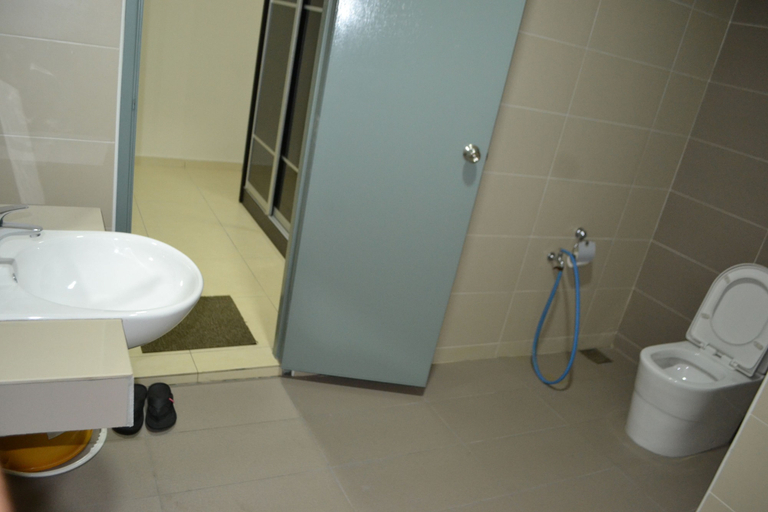 Bathroom 3, Sitiyam Homestay Kota Warisan, Sepang