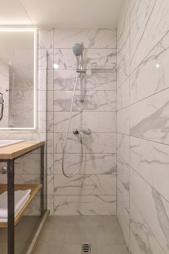 Bathroom 4, Aerostar Hotel Moscow, Northern