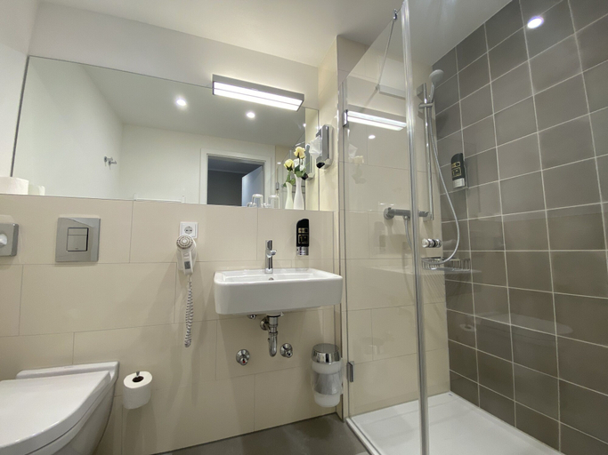 Bathroom 5, Signature East Hotel Falk, Hamburg