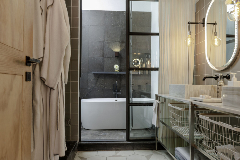 Bathroom 5, LOtel-Casa Arca, Allende