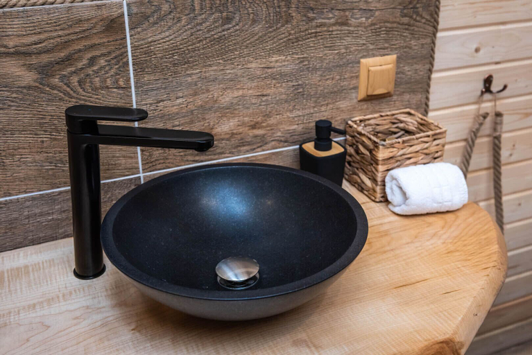 Bathroom 4, QChalet, Sacele