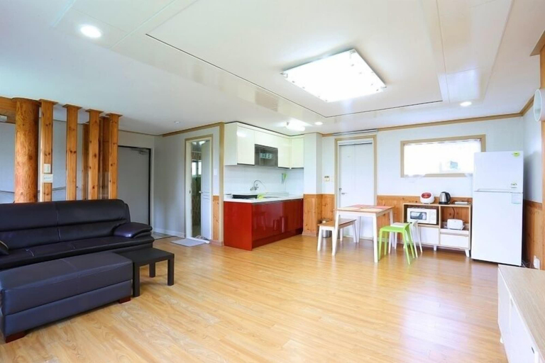 Others 5, Munmoon House, Seogwipo