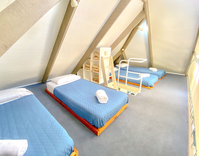 Bedroom 3, Kellys Beach Resort, Burnett - Pt A