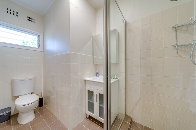 Bathroom 3, Black Sheep Motel Goulburn, Goulburn Mulwaree - Goulburn