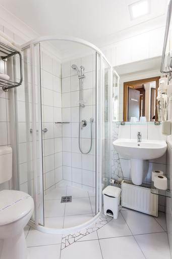 Bathroom 5, Hotel Visegrád, Szentendre