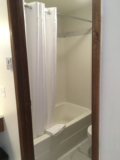 Bathroom 3, Christina Lake Motel and RV Park, Kootenay Boundary