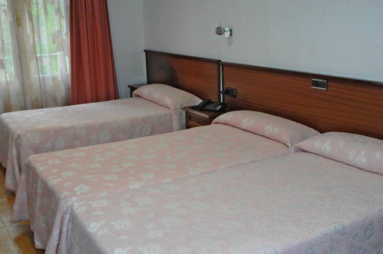 Bedroom 4, Hotel Santa Cruz, Asturias