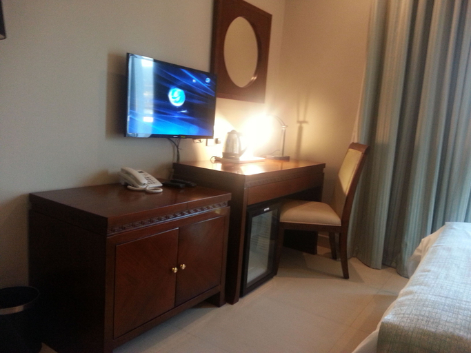 Bedroom 5, Muscat Inn Hotel, Bausher