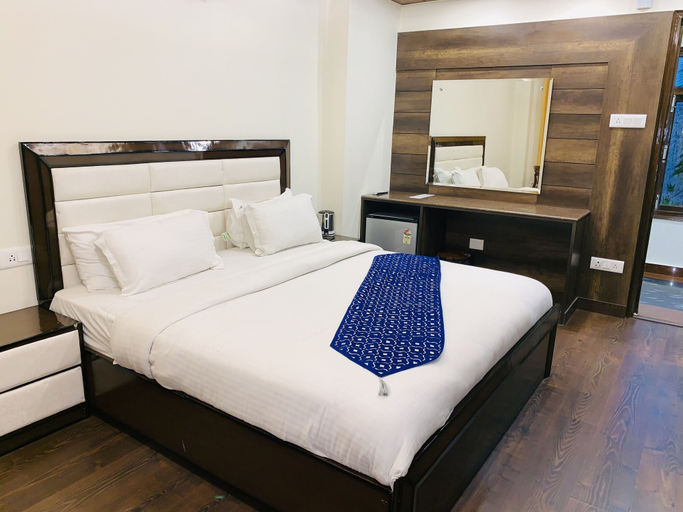 Bedroom 3, Dusk N Dawn, Shimla