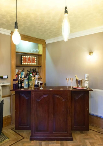 Food & Drinks 4, Baldwin House, Worcestershire