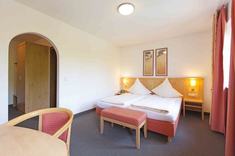 Bedroom 4, Hotel Alter Hof, Ebersberg
