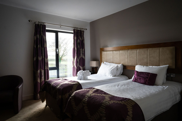 Bedroom 3, Ballyrobin Hotel, Antrim and Newtownabbey