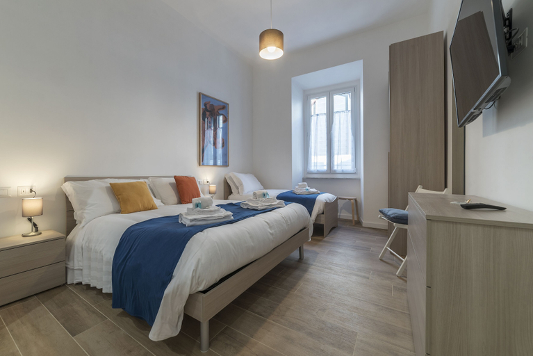 Bedroom 3, Roman Station House, Rome