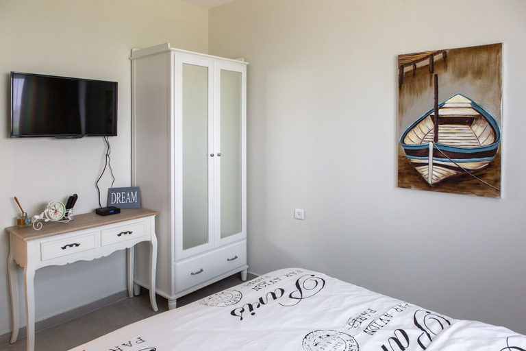 Bedroom 3, Sea View Suite