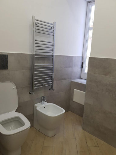 Bathroom 5, Solfatara Suites, Napoli